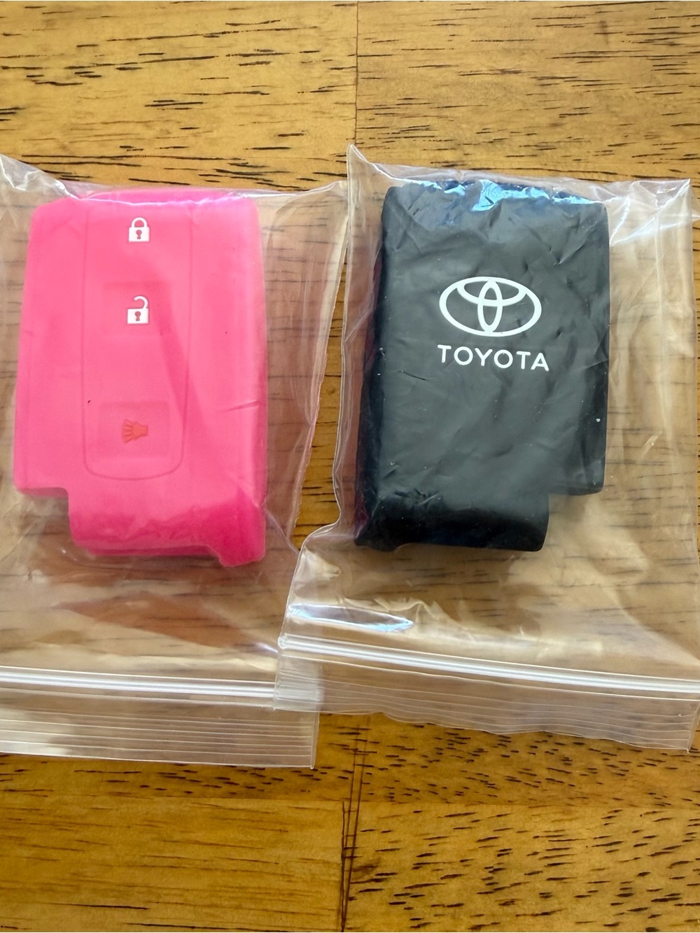 NEW‎ 2-PACK Toyota Key Fob Cover Silicone Prius Remote Case 2004-2009 Black Pink